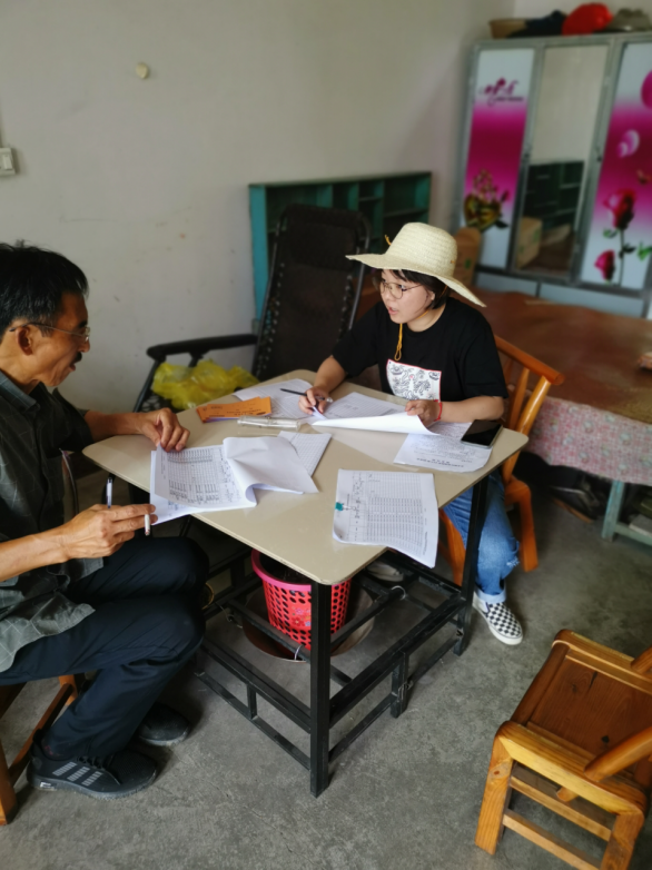 冷市镇力行为民的草帽镇长